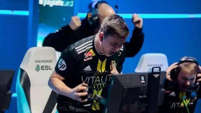 备受瞩目的 备受瞩目的