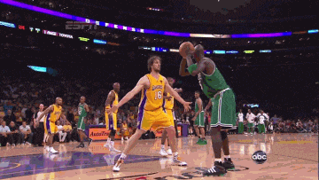 他努力拼搏 他努力拼搏