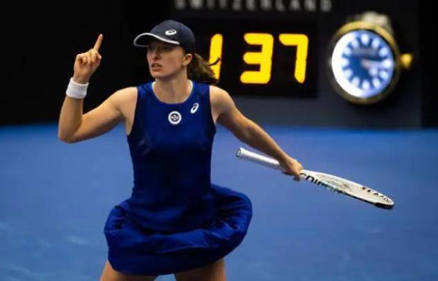 申花全員飛赴大連備戰中超 巴索戈隨隊出征.