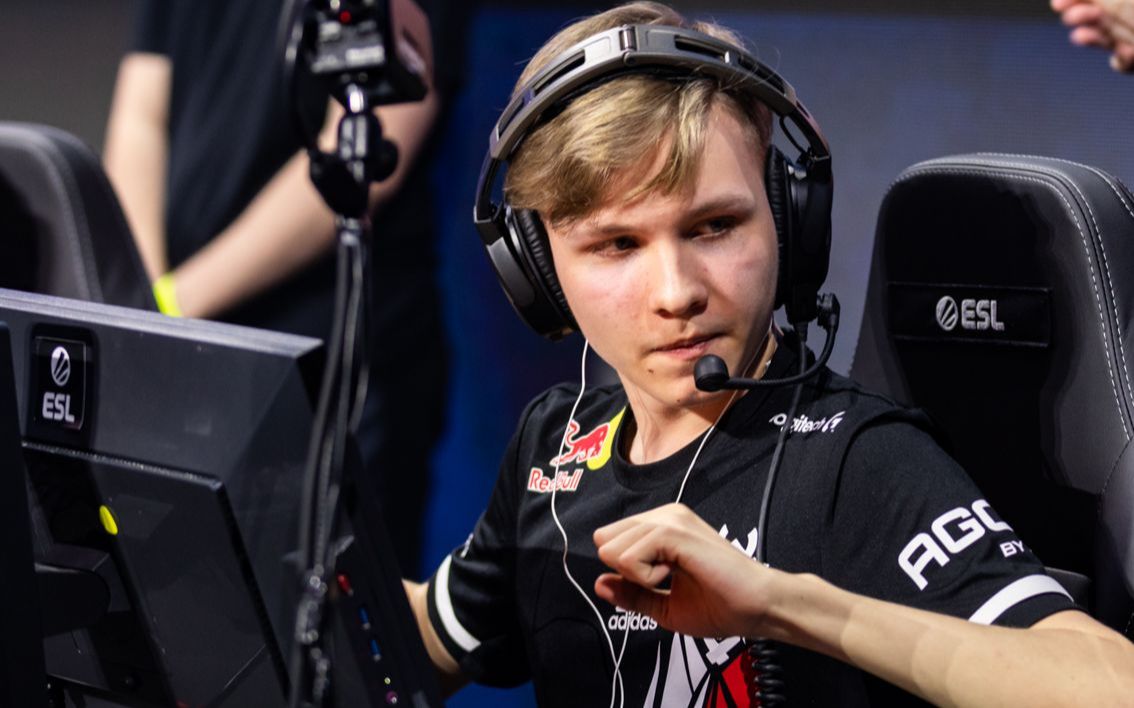 的腹股沟 的腹股沟